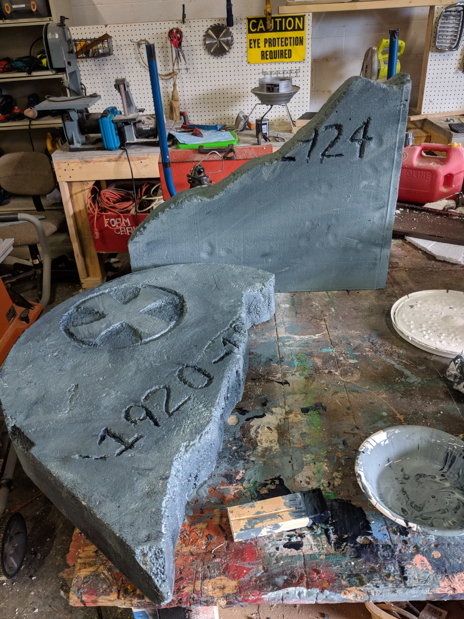 Broken Tombstone: photo 1