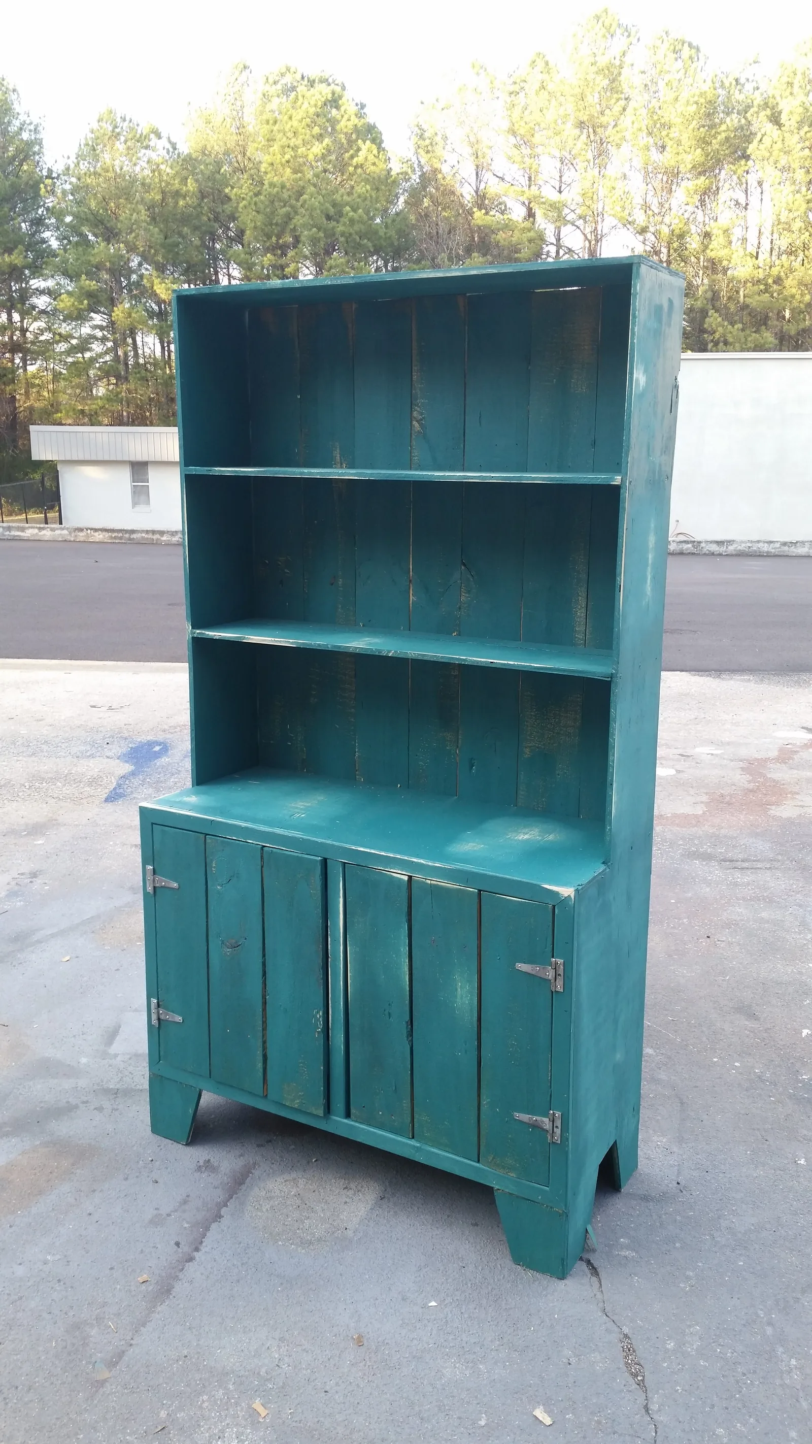 Rustic Cupboard: photo 1